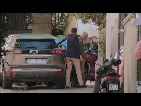 Former French PM Edouard Balladur visits Nicolas Sarkozy on eve of prison term | AFP