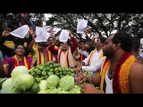Campesinos protestan en la India un año después de la reforma agraria