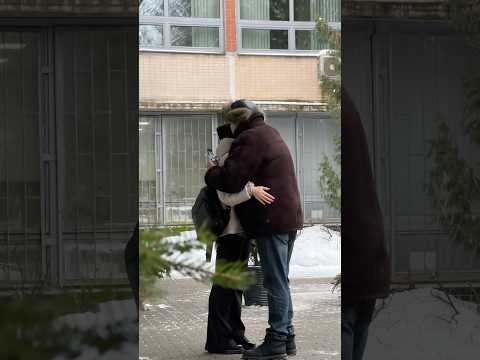 Она не ожидала 😭 Папа встретил на 18 лет с танцующим белым медведем