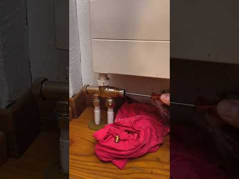 Riparazione valvola calorifero bloccata in un minuto#calorifero#freddo