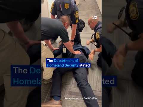 US senator forcibly removed from DHS Secretary Kristi Noem's news conference | DW News