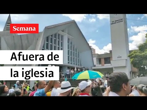 Llegaron a despedir a Dario Gómez en la iglesia Santa Gema | Semana Noticias
