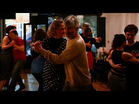 C'est l’échappatoire nécessaire dans mon quotidien : le tango, la danse qui rend heureux