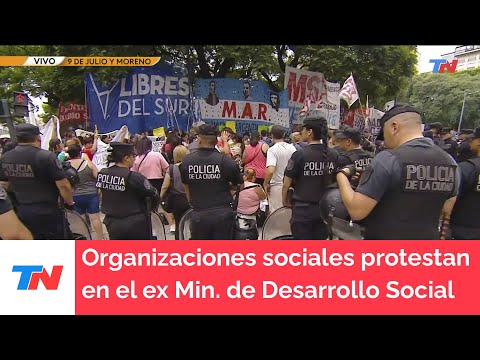 Organizaciones sociales protestan en el ex Ministerio de Desarrollo Social
