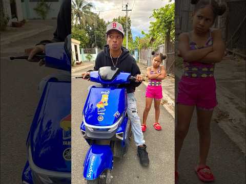 La pasola electrica 😂🛵😍 #comedias #humor #comedia #funil