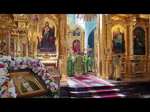 "Достойно есть" (подобен "Радуйся"). Народный хор Собора, регент Ирина Филатова.