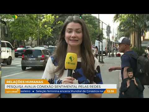 Brasileiros interagem mais com amigos e parentes nas redes sociais