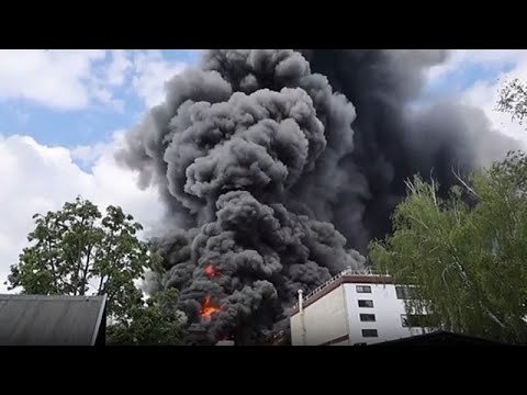 Μεγάλη πυρκαγιά σε μεταλλουργικό εργοστάσιο στο Βερολίνο