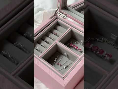 Current obsession: bow jewelry. 🎀 #PandoraJewelry #bows