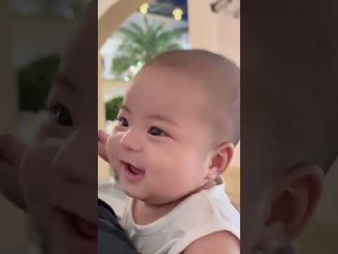 Bà bô chọc xíu là cười 😏😌😌😌#suachobeyeu #suachobe #shorts #embe #baby #cute #short Sữa cho bé yêu