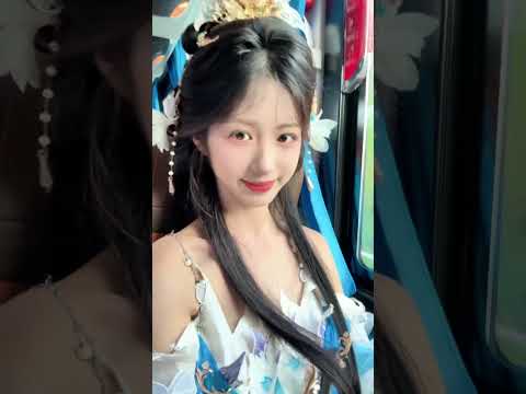 中秋快乐,祝大家健健康康,平平安安。#吴嘉茹 #大吃帝国 #说句不好吃的 #douyin