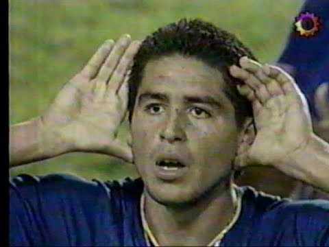 DiFilm - Boca vs River 3 a 0 - Riquelme Topo Gigio a Macri (2001)