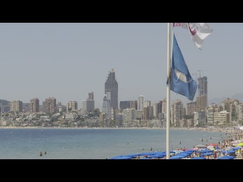 Benidorm presenta alegaciones por no renovar bandera azul en playa de Poniente
