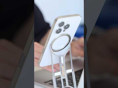 iPhoneの裏に忍ばせる、極薄スタンド