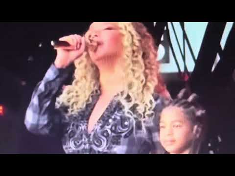 Beyoncé concert performing protector performance on stage live