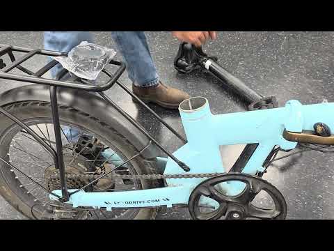 How to install the seatpost locking clamp