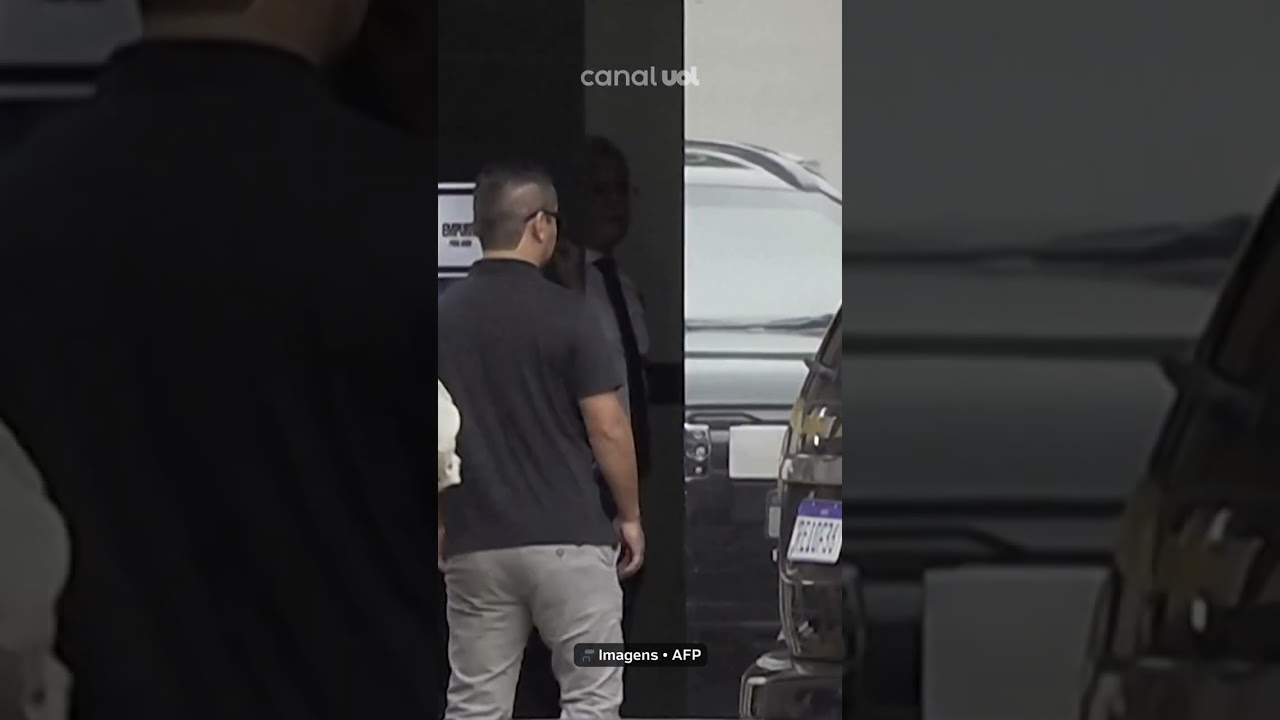 Com Bíblia nas mãos e ao lado da filha Michelle visita Bolsonaro na prisão vídeo