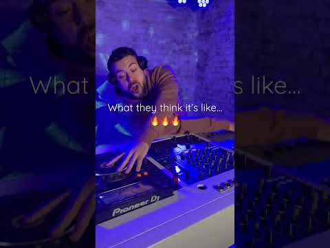 When the DJ gets too wasted… 😭😂
