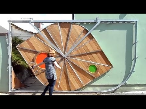 These modern doors will blow your mind. Your neighbor should not see it.
