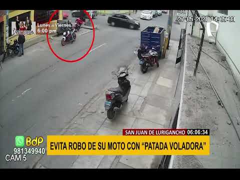Hombre evita que ladrón robe su moto con una “patada voladora”