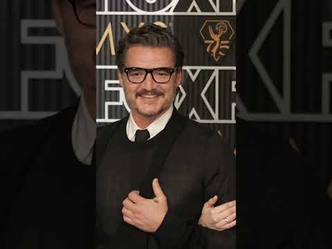 Pedro Pascal en la alfombra roja de los Emmys #redcarpet #pedropascal