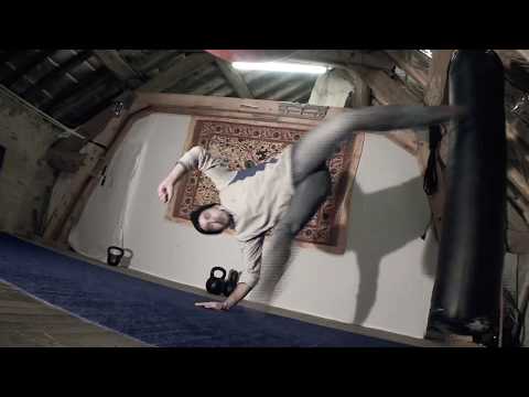 From Capoeïra inspiration to Kickboxing - Daily training at home