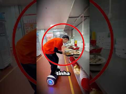 Garçom de hoverboard