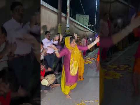 राधा स्वरूप को देखकर रुके गुरूजी #प्रेमानंद #premanandjimaharaj #वृंदावन #shortsfeed #trendingshorts