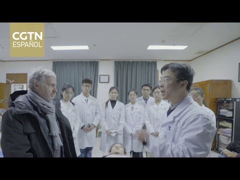 El diplomático colombiano conoce de primera mano los beneficios de la medicina tradicional china
