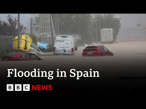 Flooding claims lives in Spain after record rainfall - BBC News