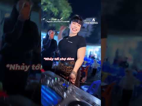 CĐM mắc cỡ online khi thấy phu nhân bán phô mai nướng chợ Đà Lạt mặc váy ôm body show vũ đạo #shorts
