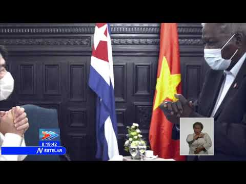 Esteban Lazo conversa con el embajador de Vietnam en Cuba
