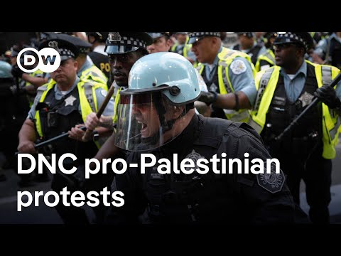 Police arrest pro-Palestinian protesters near Democratic National Convention | DW News