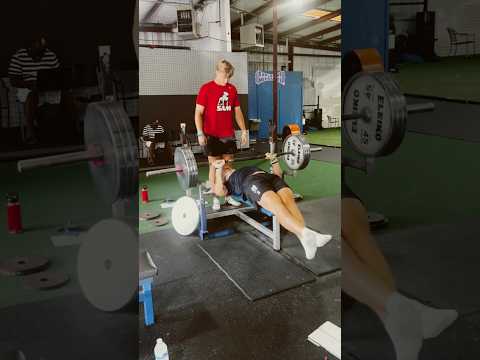 High school athlete @carsonschmidlkofer Larson presses 315. #athlete #football #foryou #fyp