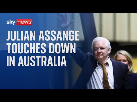 BREAKING: WikiLeaks founder Julian Assange steps on Australian soil to cheering crowds