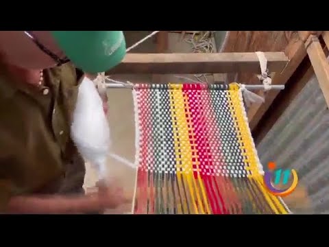 Don Fidel Obando elabora las mejores alfombras de San Cristóbal