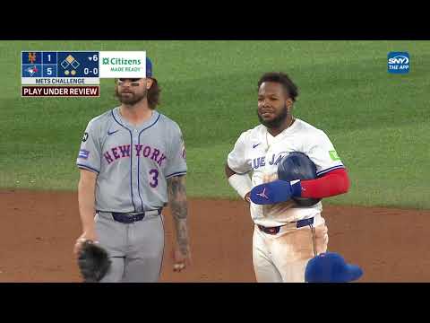 Jesse Winker and Vladimir Guerrero Jr. Share A Laugh