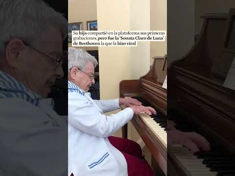 Una señora con demencia toca piezas maestras de clásicos en el piano