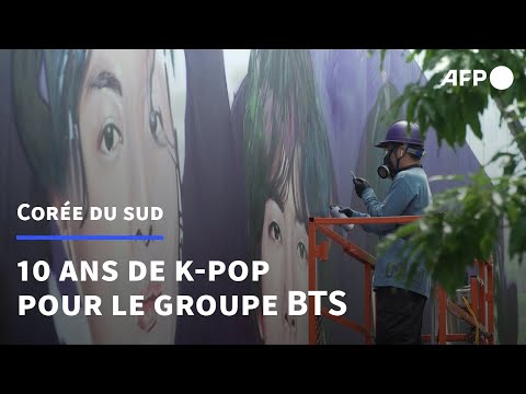 BTS: timbres et fresque géante en Corée du Sud pour les 10 ans du groupe | AFP