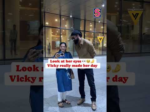 Fan Calls Out To Vicky Kaushal From Behind.. What Happened Next Will Surprise You | N18S | #shorts