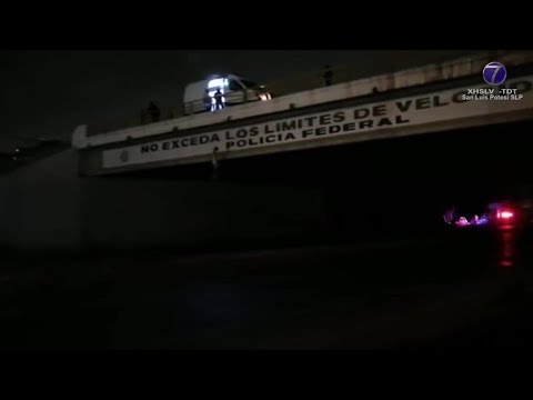 Hombre sin vida amanece colgado del Puente Periférico y Carr. a Matehuala. Se desconoce su identidad