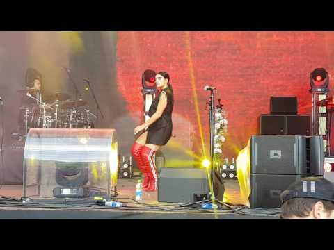 Sevdaliza - The inside (Live @ Bosco Fresh Fest Moscow, Russia 06/25/2017)