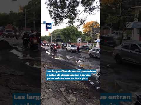 #NotiGEN ? | Baches sobre Fernando de la Mora causan caos en el tráfico.