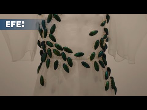 El Met 'revive' más de 200 vestidos históricos en una exposición para los cinco sentidos