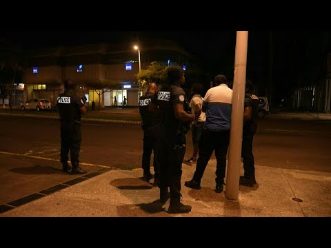 Guadeloupe: le couvre-feu entre en vigueur pour les mineurs à Pointe-à-Pitre | AFP