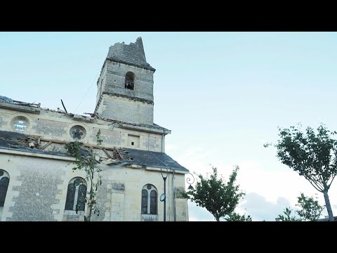 France: le clocher de l'église de Saint-Nicolas de Bourgueil arraché par une tornade | AFP