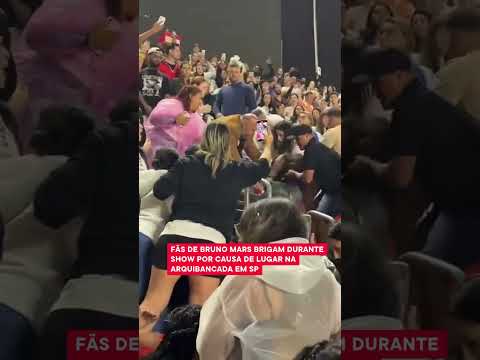 FÃS DE BRUNO MARS BRIGAM DURANTE SHOW POR CAUSA DE LUGAR NA ARQUIBANCADA EM SP