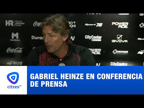 Heinze en conferencia de prensa