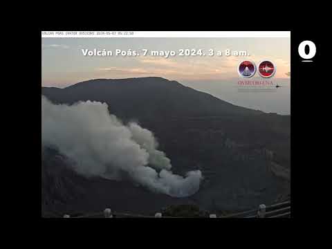 Volcán Poás presenta incandescencia y gases que cambiaron color de la pluma