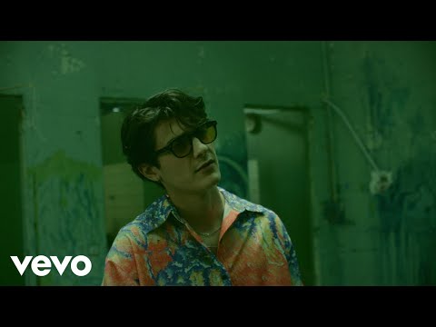 Kungs - Regarde-moi (Clip officiel)